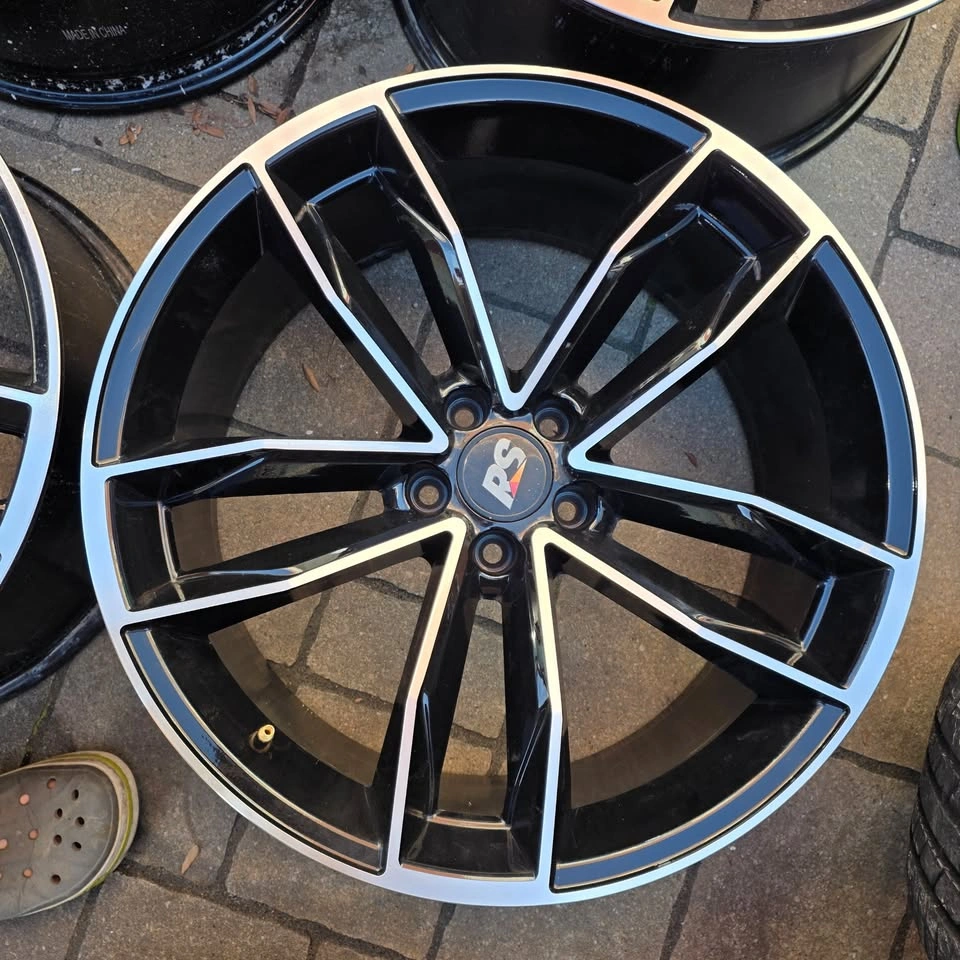 20 inch RS Alloy Rims 5x112 Like New - photo 4