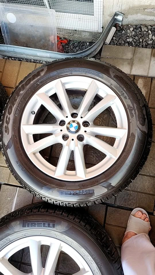 18 inch BMW X5 OEM Rims 5x120 - photo 2
