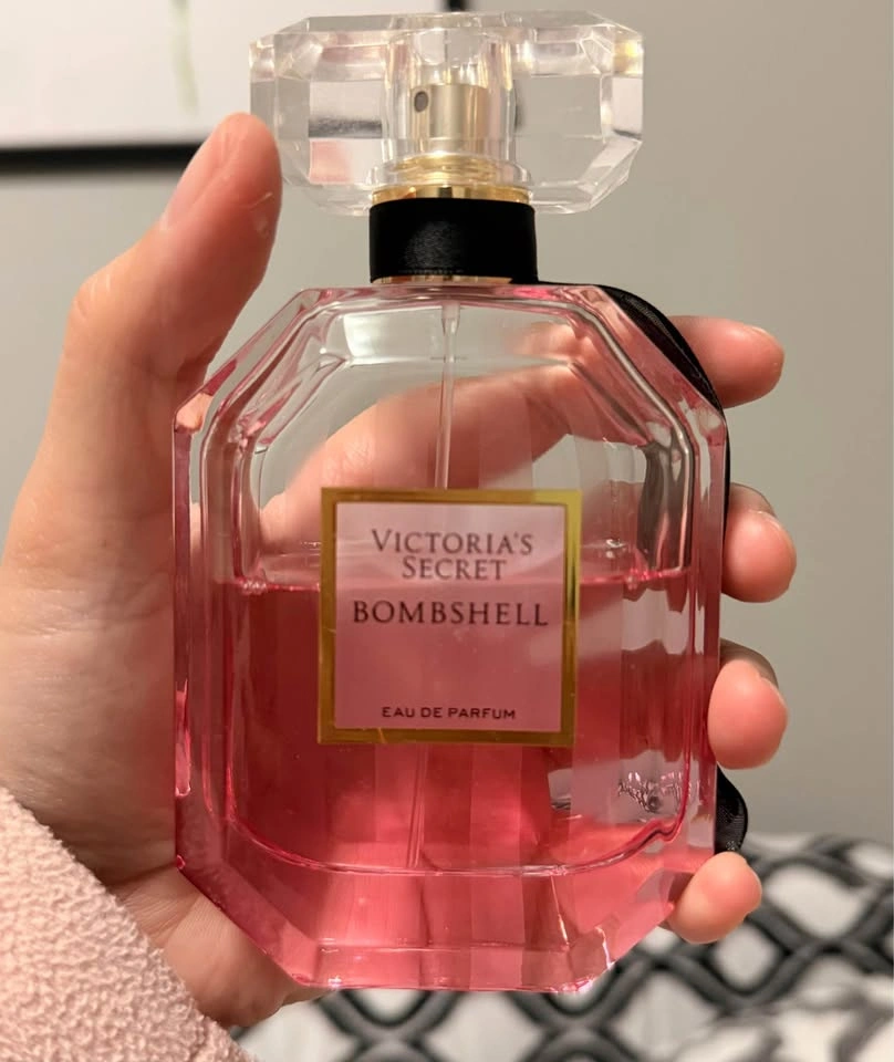 Victoria's Secret Bombshell Perfume - photo 2