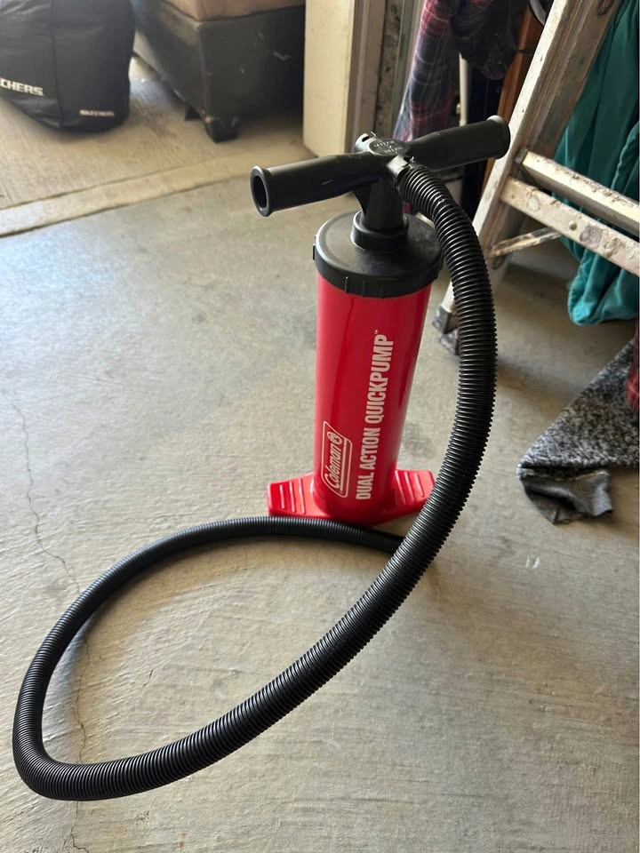 Dual action air mattress pump