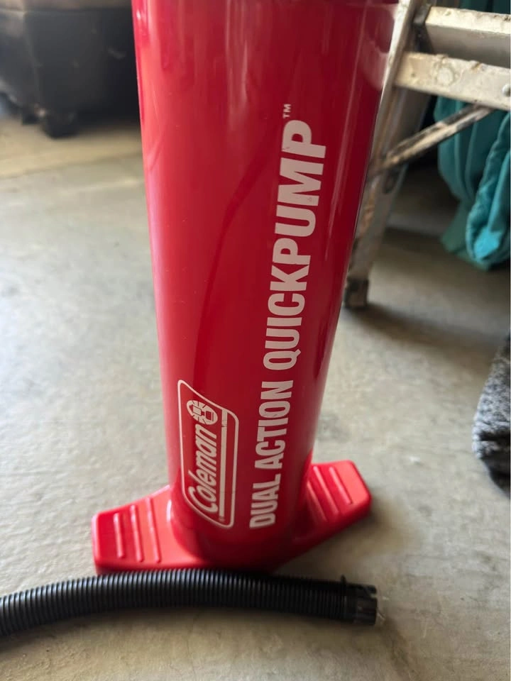 Dual action air mattress pump - photo 2