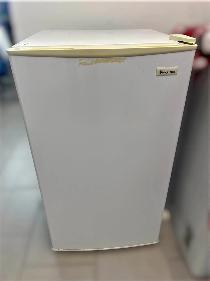 MagicChef Mini Fridge - White