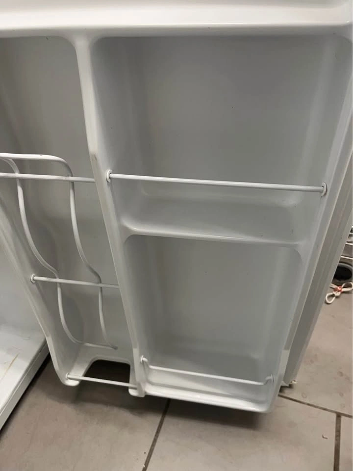 MagicChef Mini Fridge - White - photo 2
