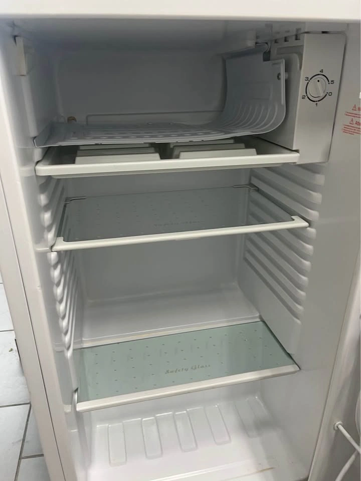 MagicChef Mini Fridge - White - photo 3