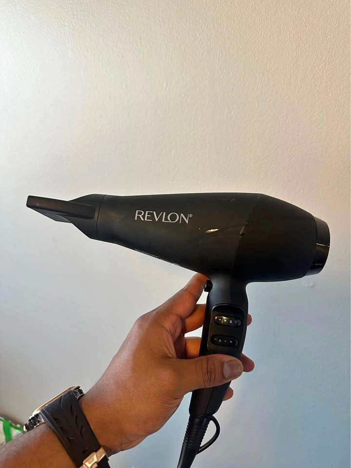 Revlon Hairdryer with Diffuser and Concentrator