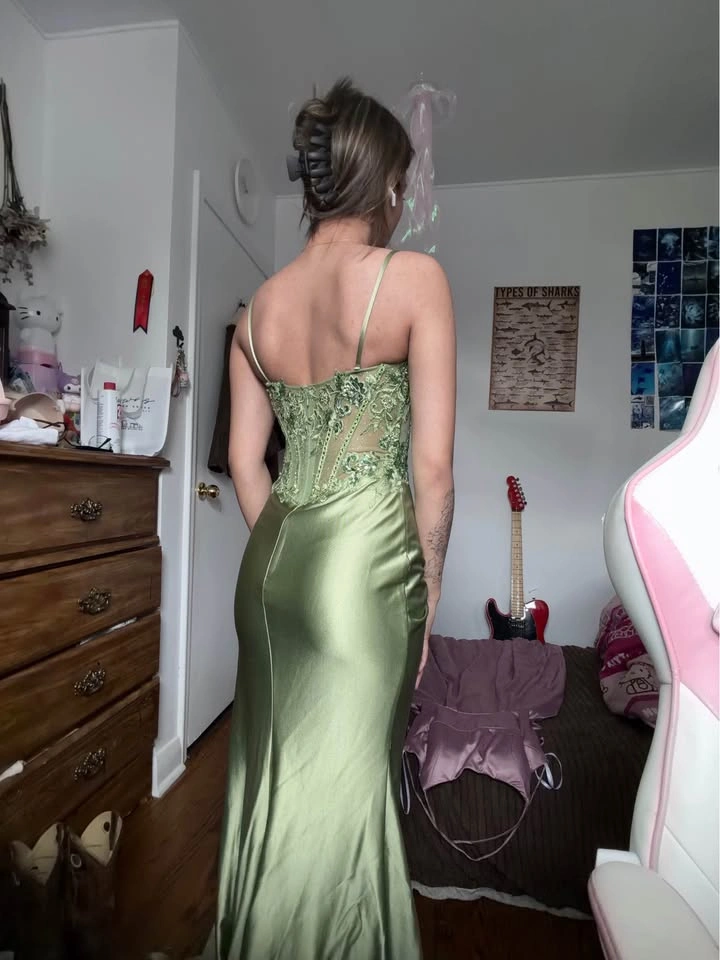 Green prom dress - photo 2