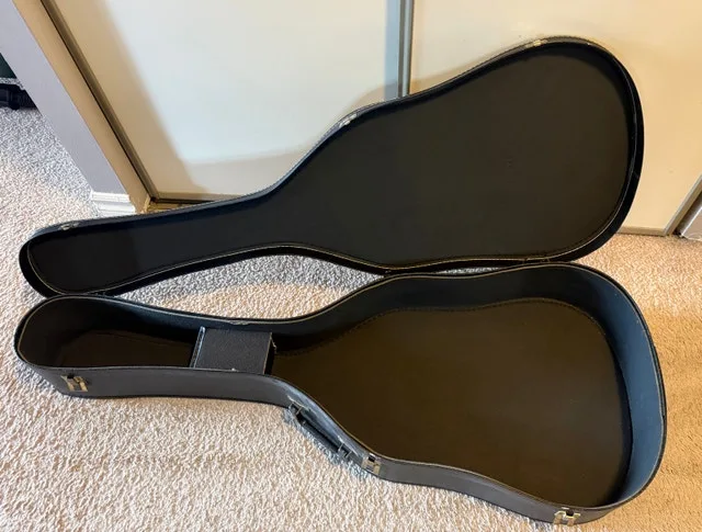 Hard acoustic guitar case - photo 2