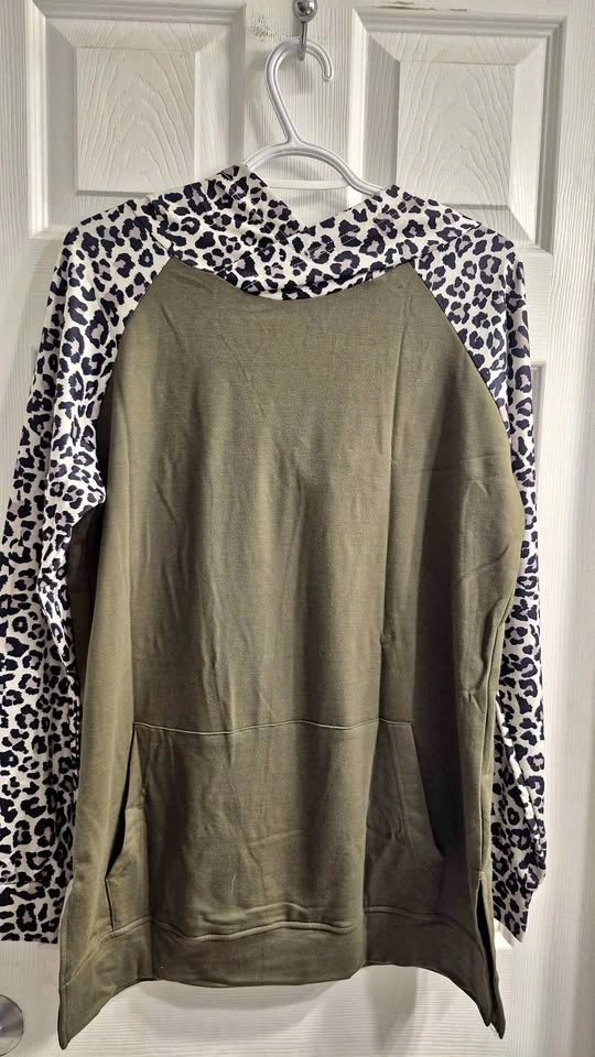 Olive Green Leopard Print Raglan Hoodie size small