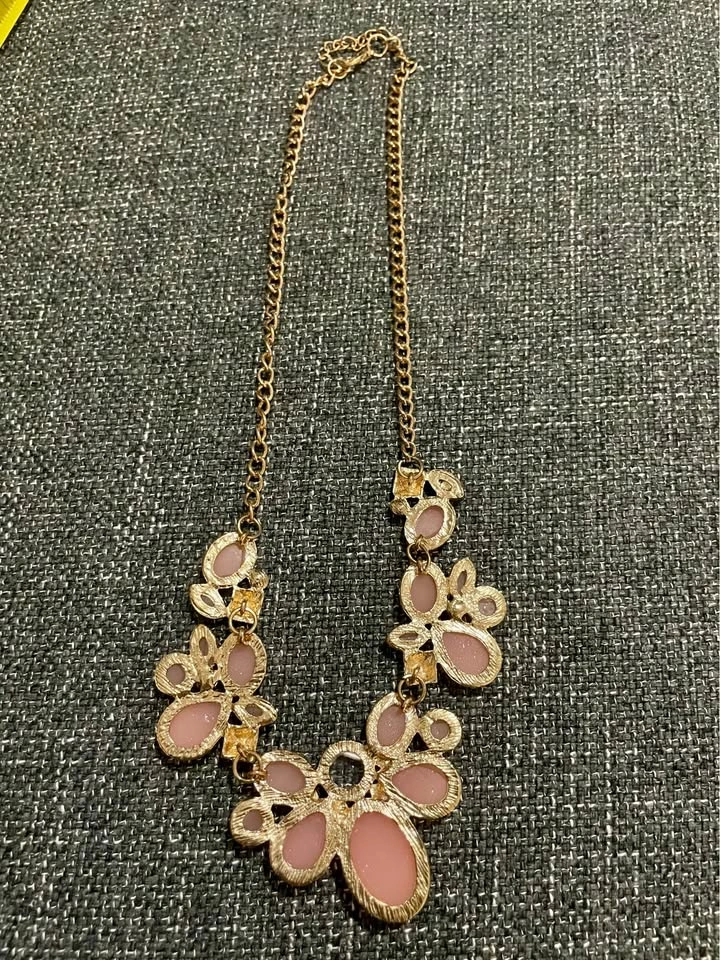 2/$25 Women’s Statement Necklaces - photo 4