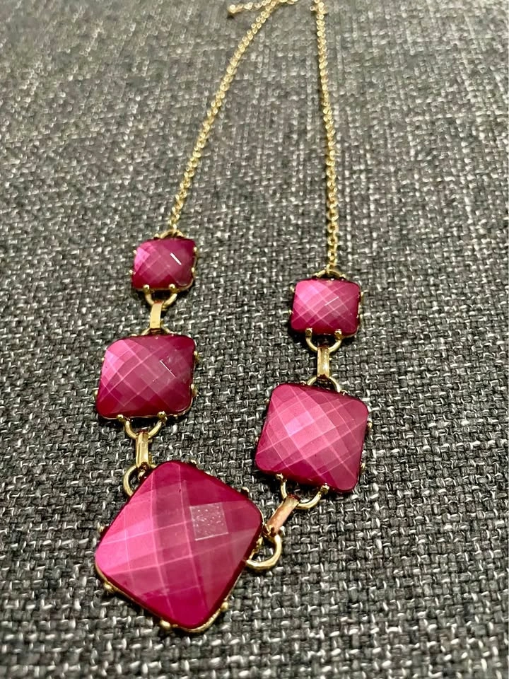 2/$25 Women’s Statement Necklaces
