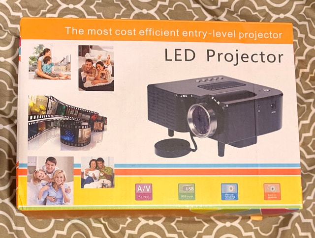 Joysee LED Projector