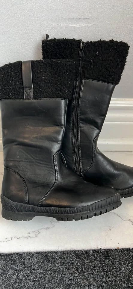 Black boots - girls