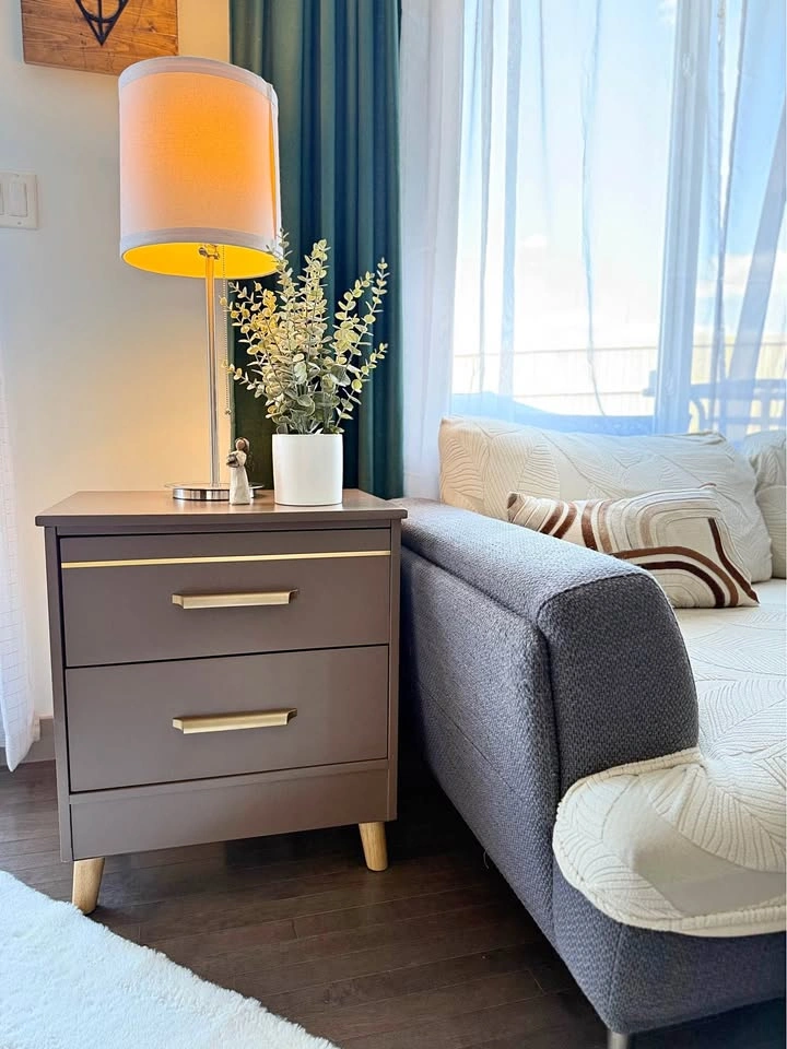 Modern Side Table/Nightstand