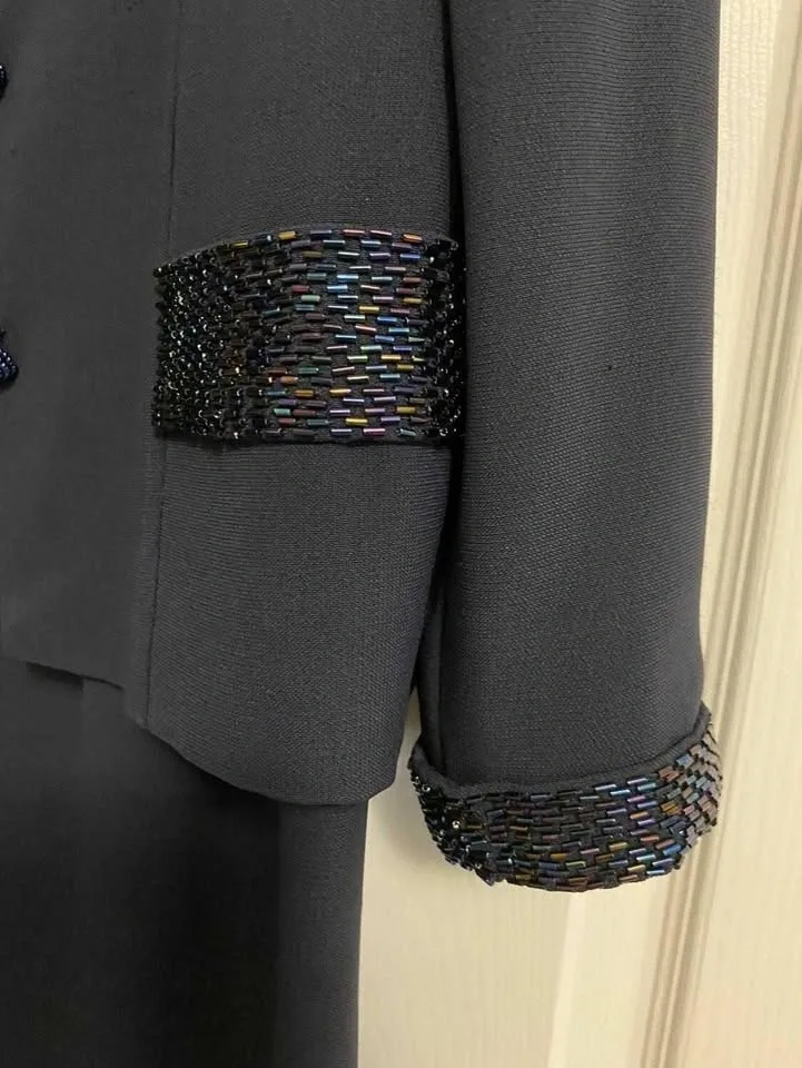Like New - 2 Piece Gorgeous Custom Suit - photo 2