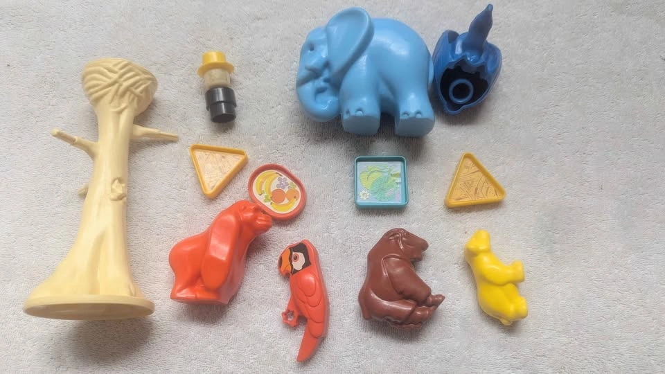 Vintage Fisher-Price Little People Zoo Playset with Figures - photo 5