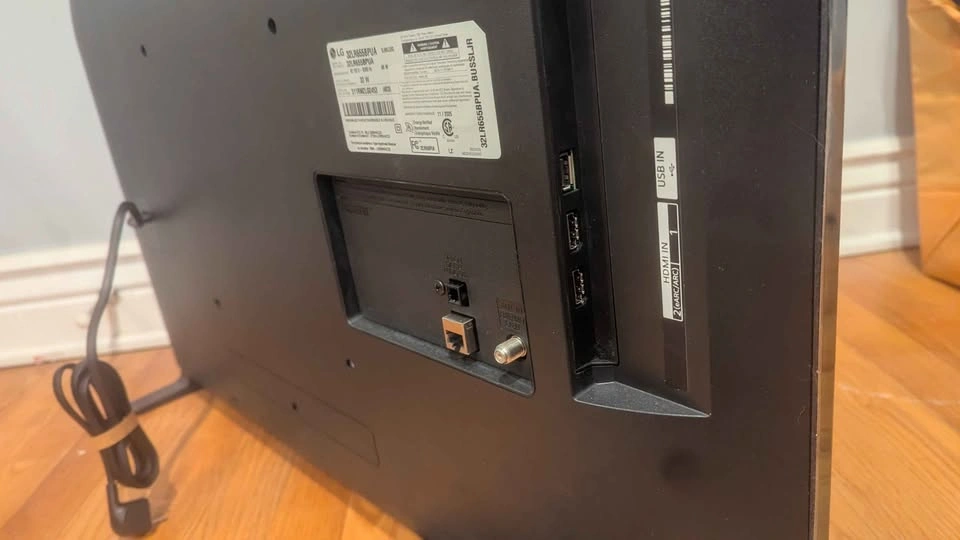 LG TV 28in Flat Screen Television - photo 3