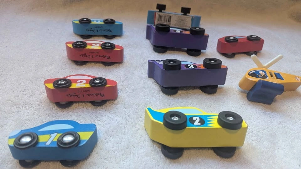 Lot of wooden cars Melissa & Doug mixed lot of 10 - photo 2