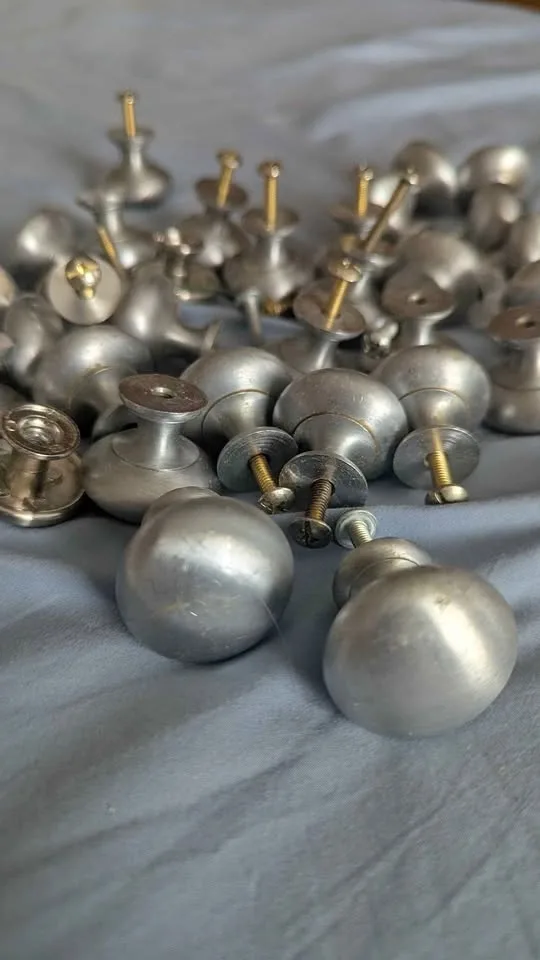 Door Pulls Cabinet Knobs Silver Single Hole