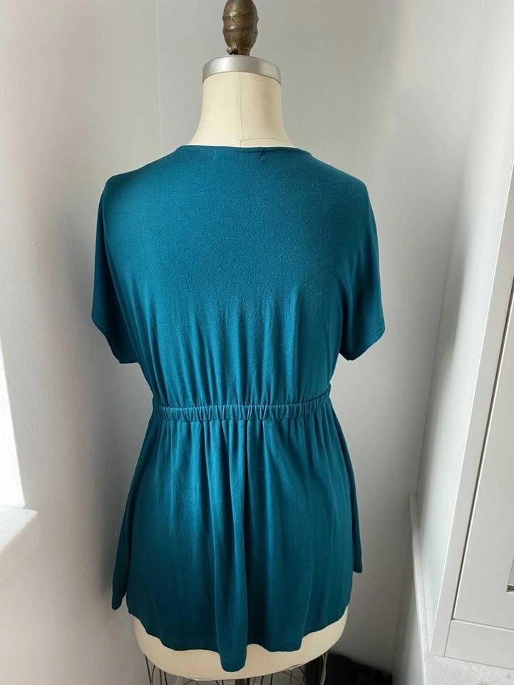 Like New - Tunic Style Top - Size S/M - photo 2