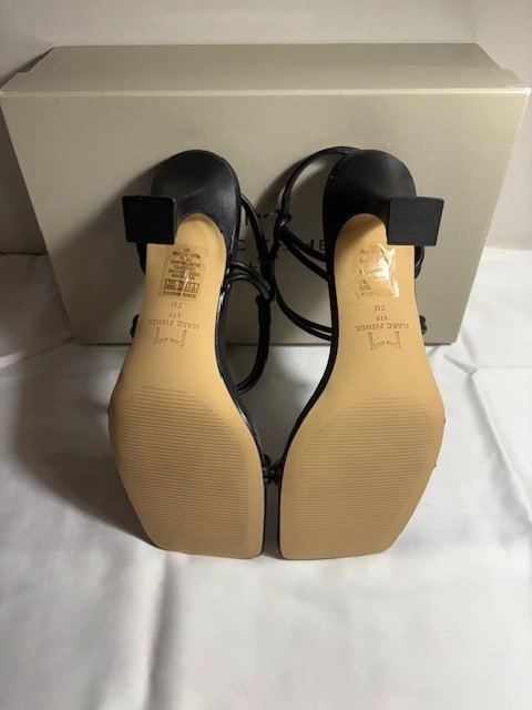 BRAND NEW with Box Ladies Marc Fisher size 7 Black Heels - photo 2
