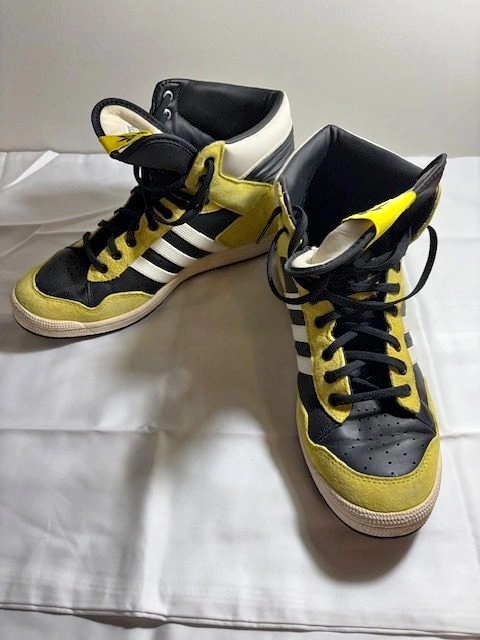 BRAND NEW Adidas Men's high-tops, Size 10