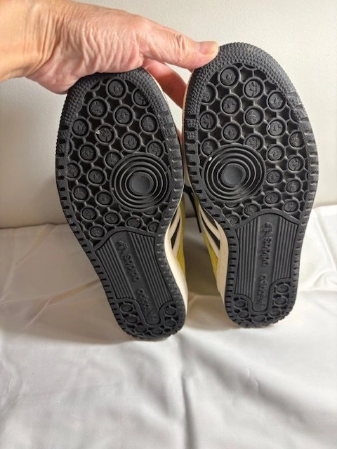 BRAND NEW Adidas Men's high-tops, Size 10 - photo 3