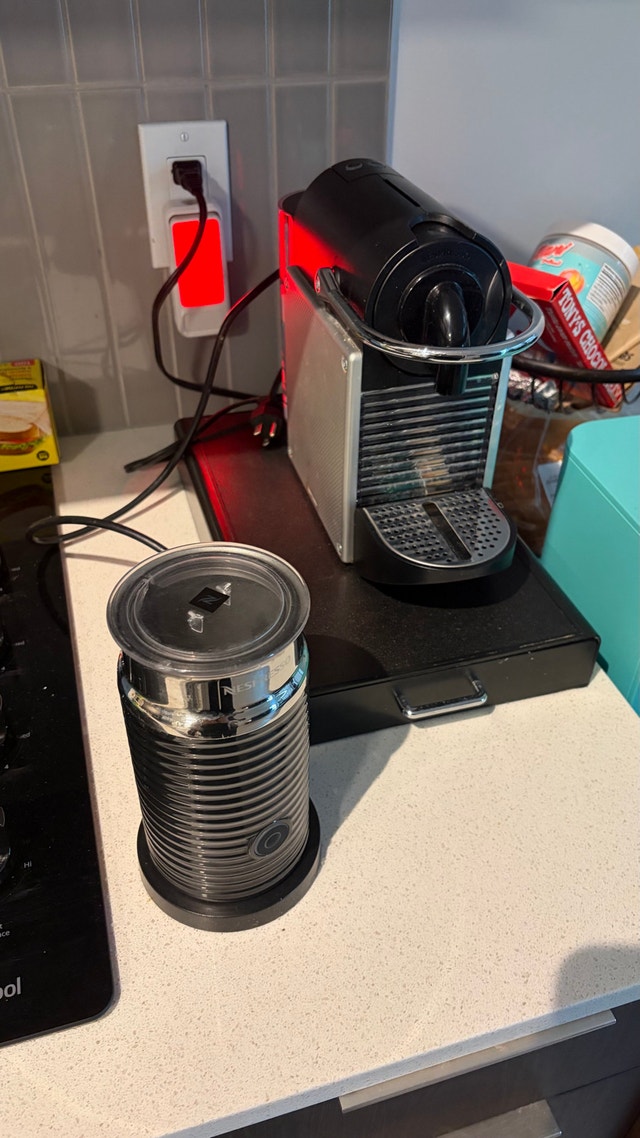 Nespresso Pixie & Frother