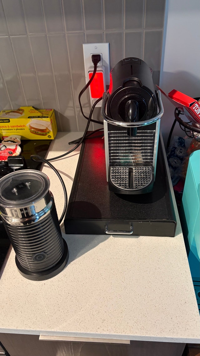 Nespresso Pixie & Frother - photo 2