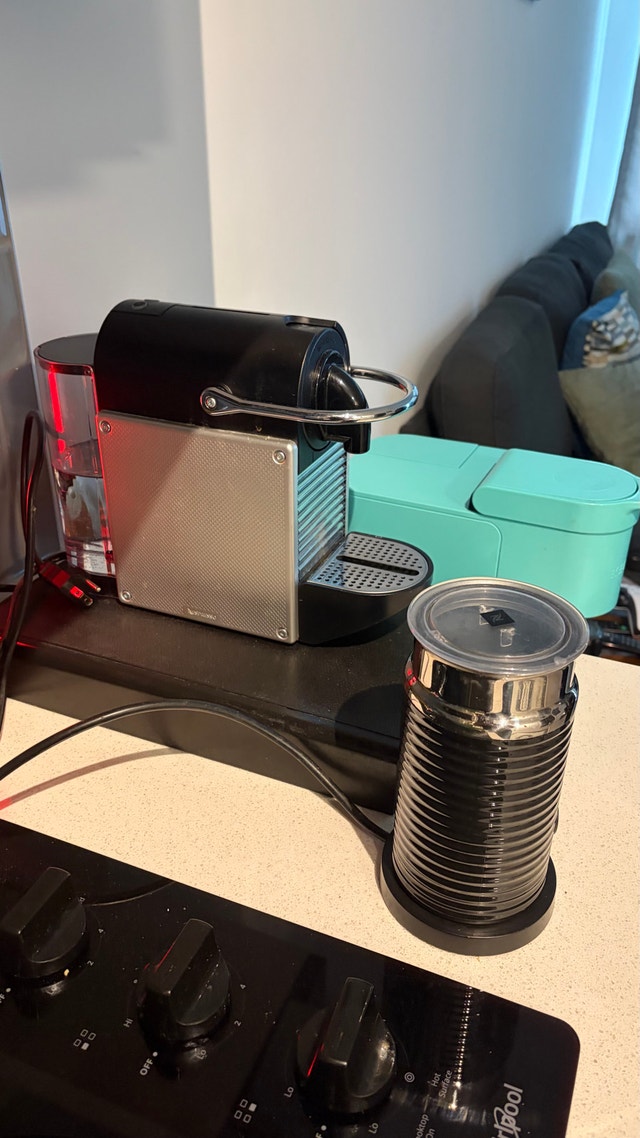 Nespresso Pixie & Frother - photo 3