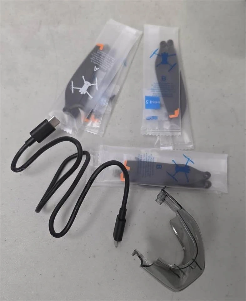 DJI Mini 3 Fly More Combo w/ RC Controller - Like New - photo 4