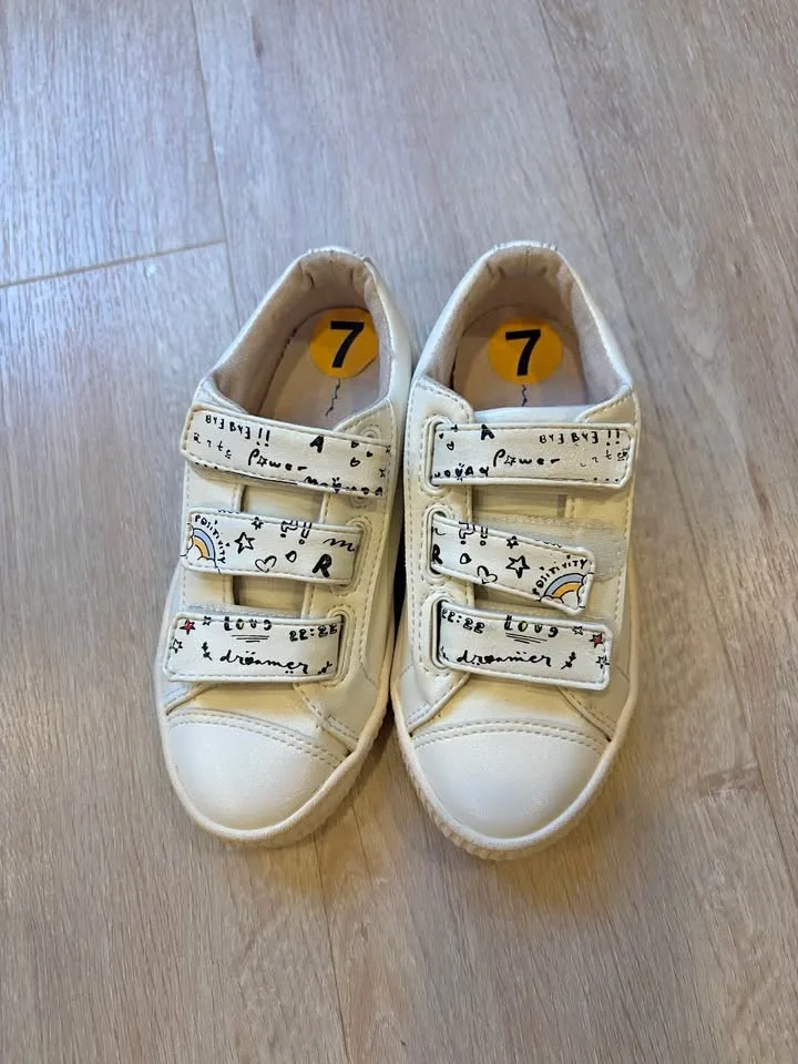 Zara Kids white doodle sneakers size 7 / 27