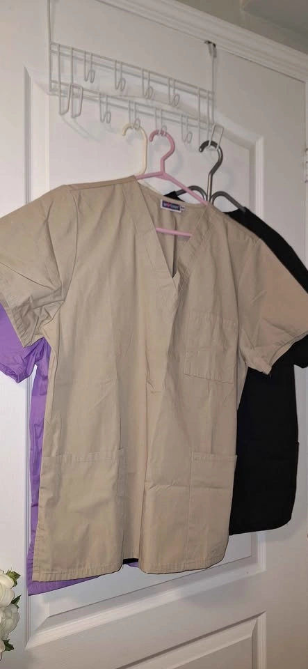 Sivvan Unisex Scrub Shirts - Size Medium - photo 4