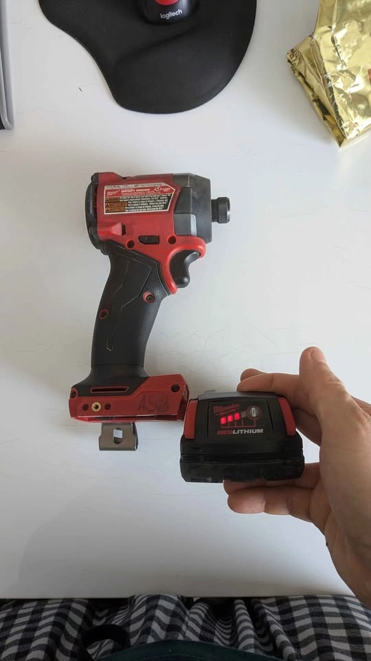 Milwaukee M18 FUEL Impact Driver + 2Ah Battery - photo 3