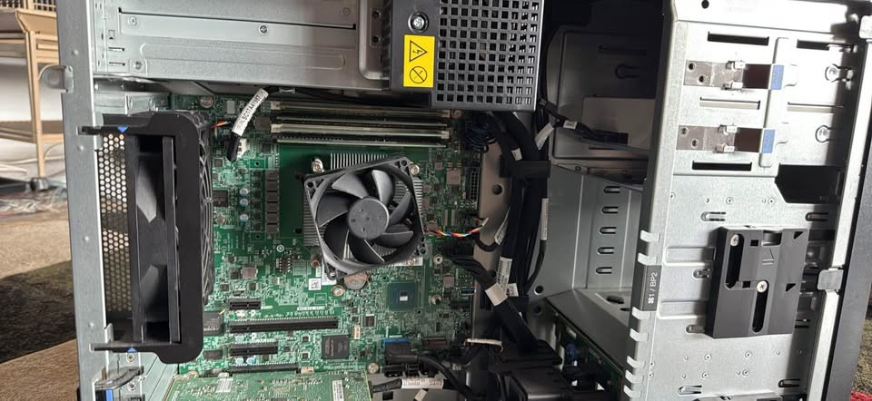 Lenovo ST250 Server, dual PS, ent IMM license, 32GB RAM - photo 3