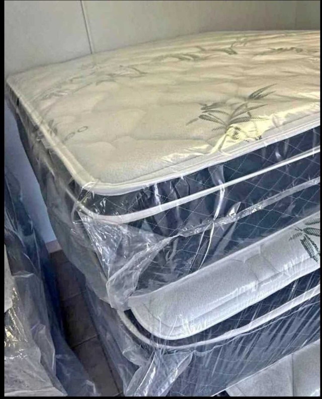 Sealy Mattress - Queen Size - photo 5