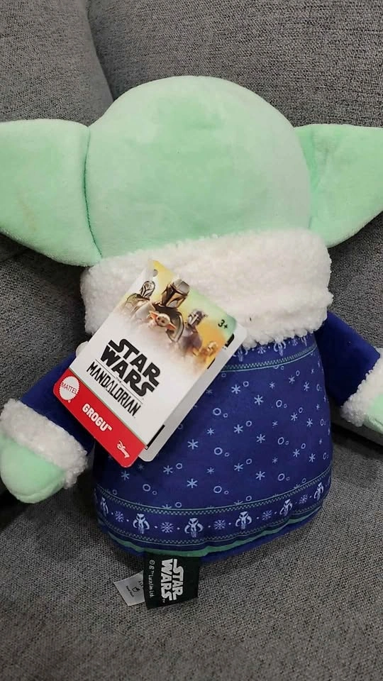 Star Wars 2024 Holiday Grogu Plush - photo 3
