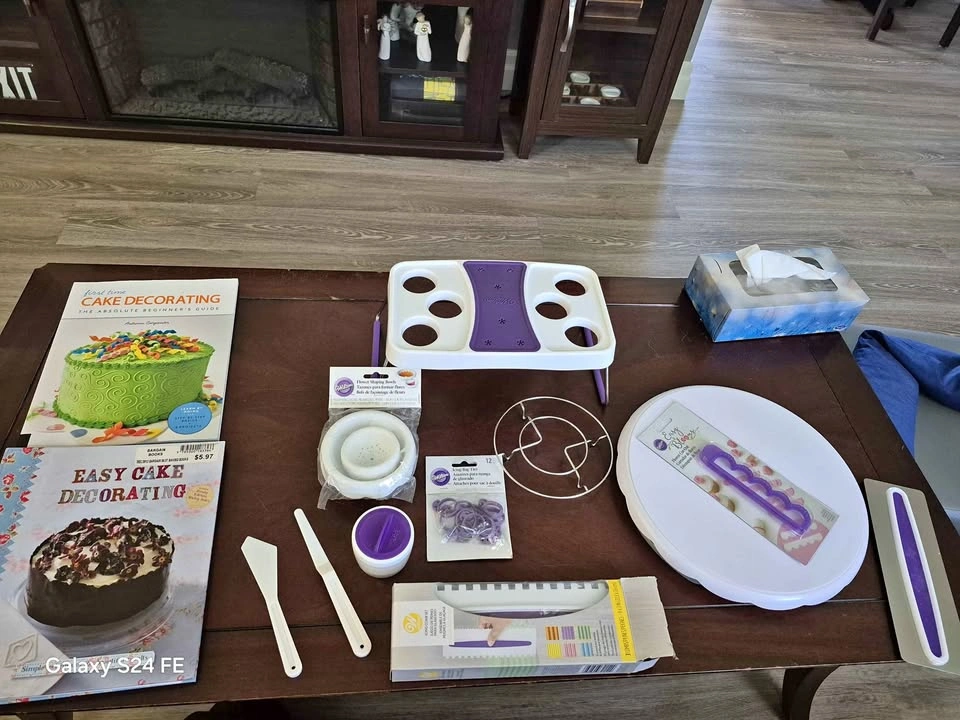 Wilton Cake Decorating Tool Set and Books