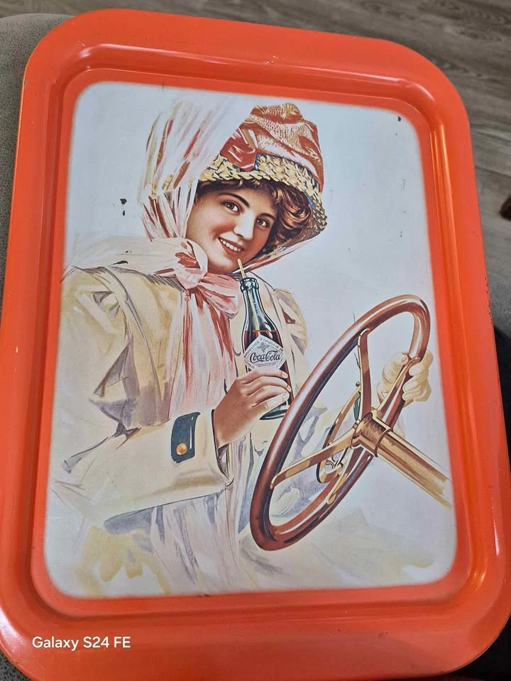 Vintage Coca-Cola Metal Serving Trays - Set of 4 - photo 2