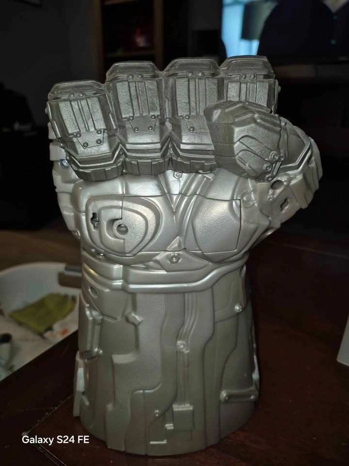 Marvel Avengers: Endgame Electronic Nano Gauntlet - photo 2