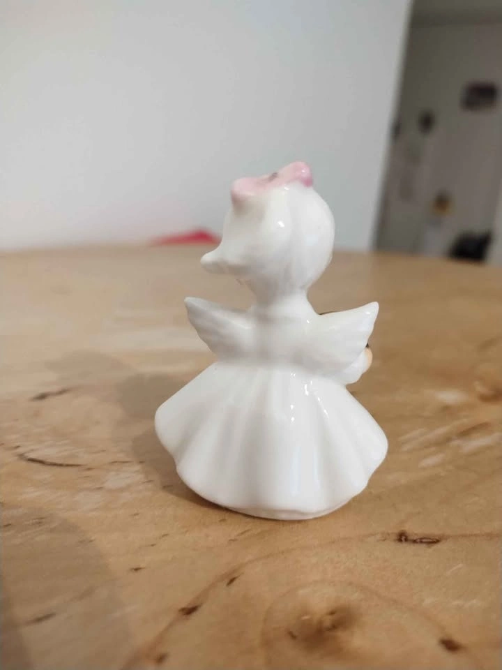 Vintage Napcoware Miniature Angel w Flower 2.25" - photo 2