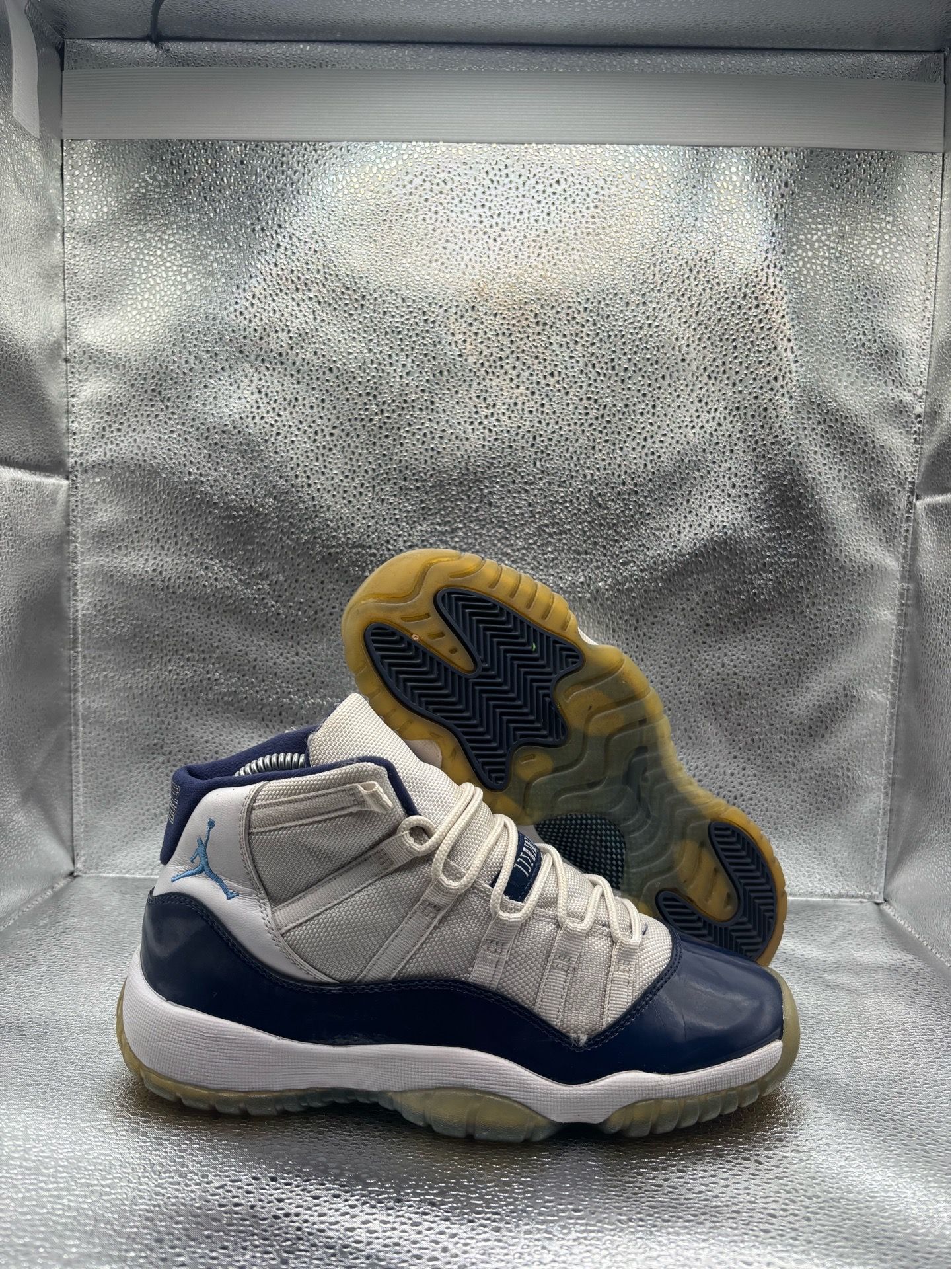 Air Jordan 11 UNC Win Like 82 GS Size 5.5Y