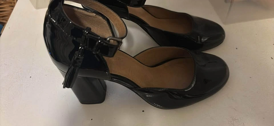 Bettye brand women heels - photo 3