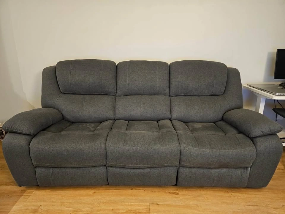 Leon’s reclining sofa for sale - excellent condition - photo 3
