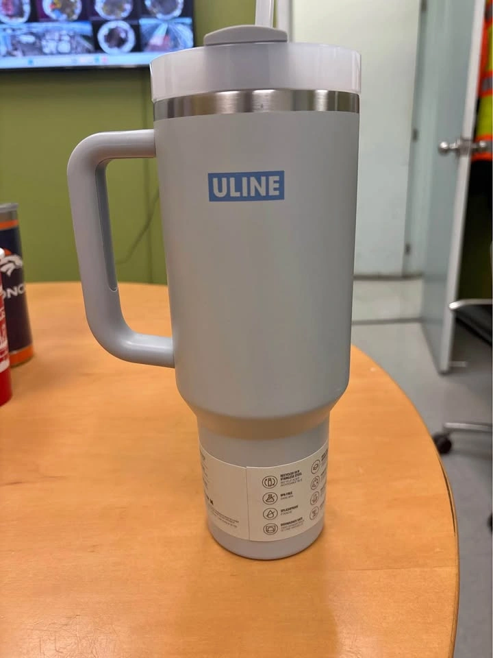 Brand New Stanley Quencher H2.0 FlowState 40oz Tumbler
