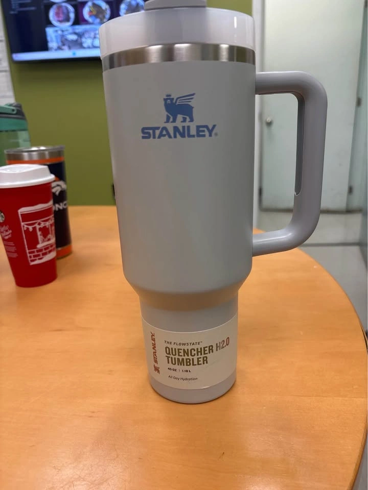 Brand New Stanley Quencher H2.0 FlowState 40oz Tumbler - photo 2