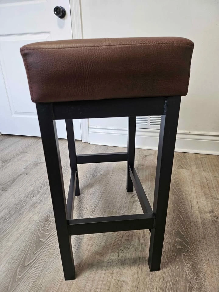 Bar stool with leather seat - photo 2