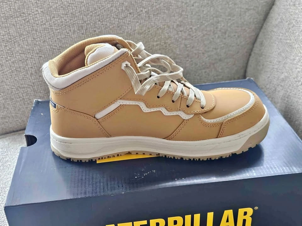 Women's Caterpillar work boots 7.5