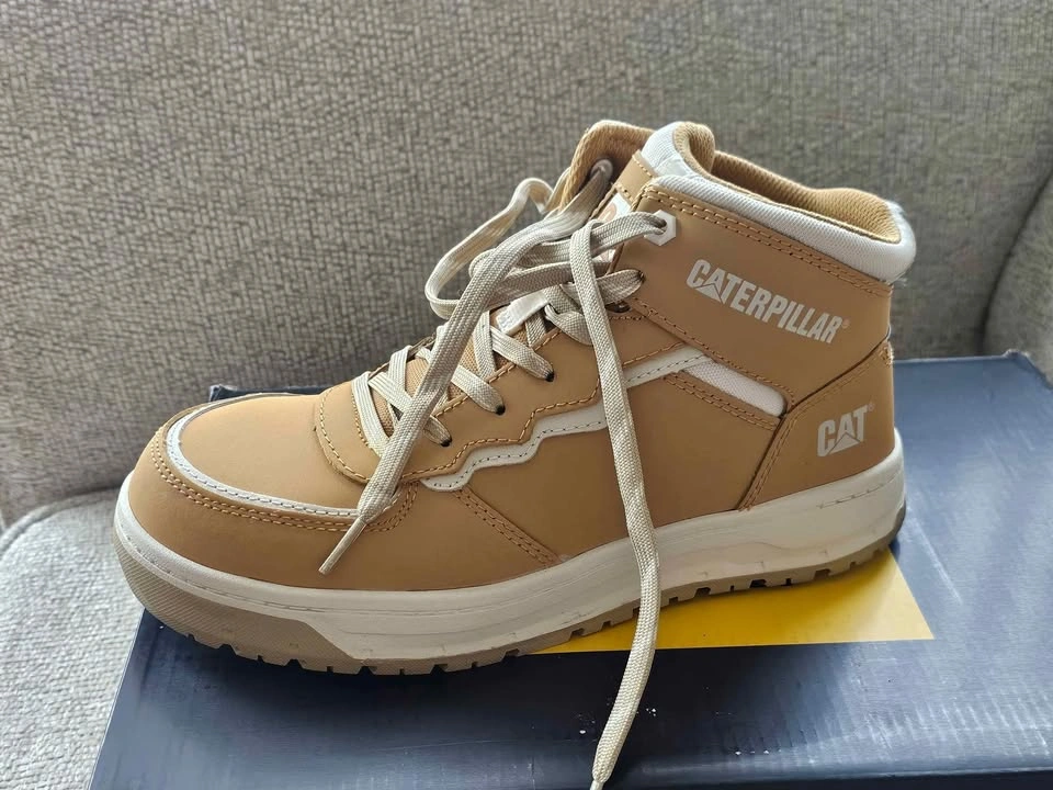 Women's Caterpillar work boots 7.5 - photo 2