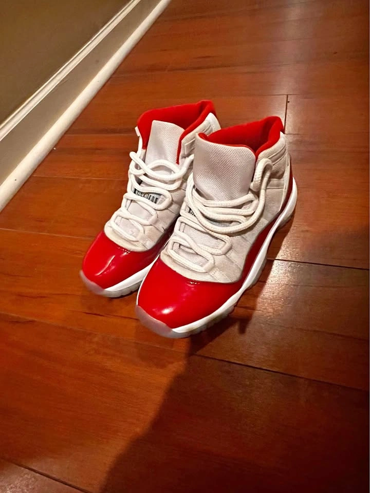 Jordan 11 retro size 5.5/ eur 38