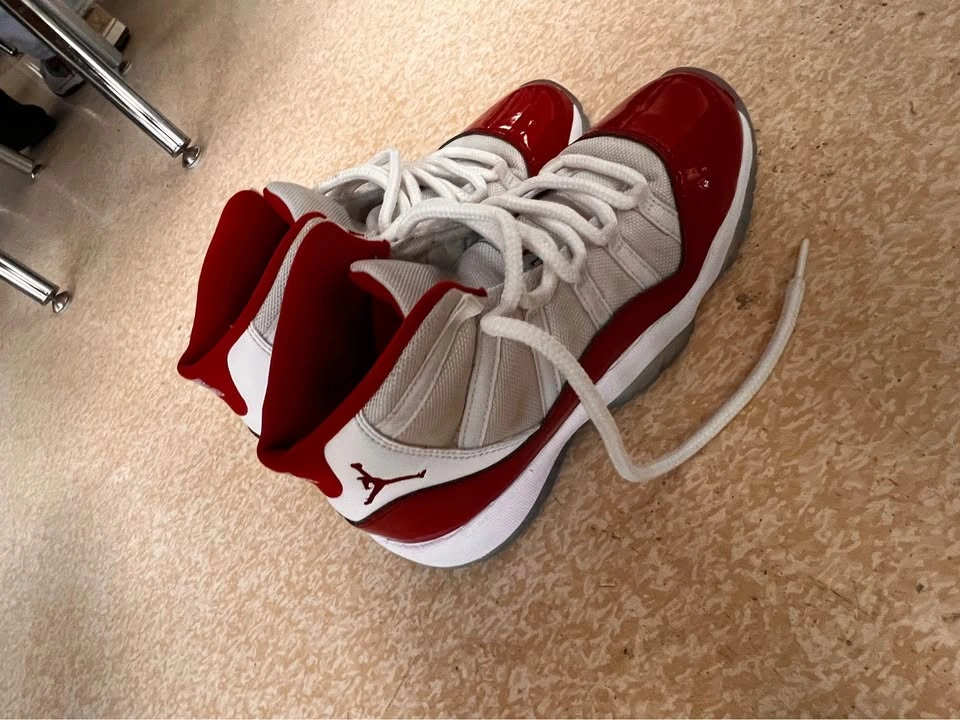 Jordan 11 Cherry - photo 2